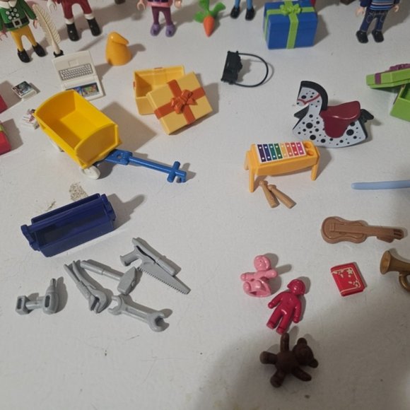 Playmobil Christmas Toys - Picture 4 of 8
